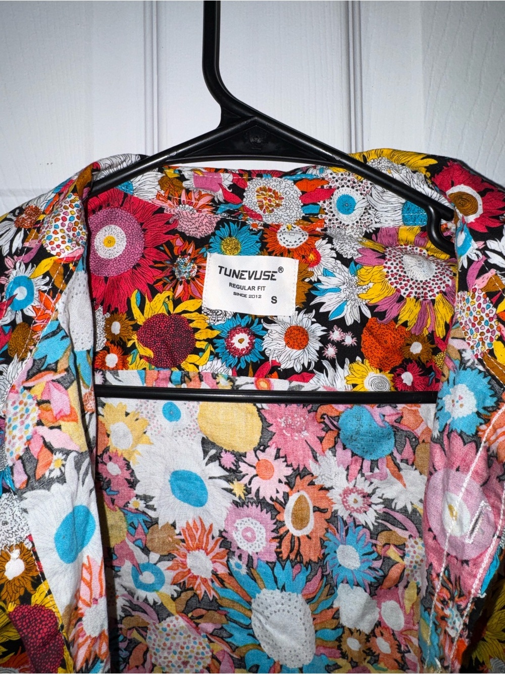 Floral Tunevuse Relaxed Fit Button Down - Picture 3 of 7